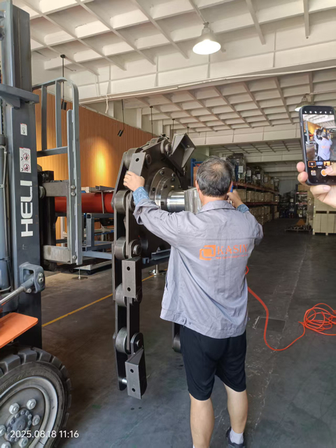 Heavy-Duty Bucket Elevator Chains for Cement Conveying Systems