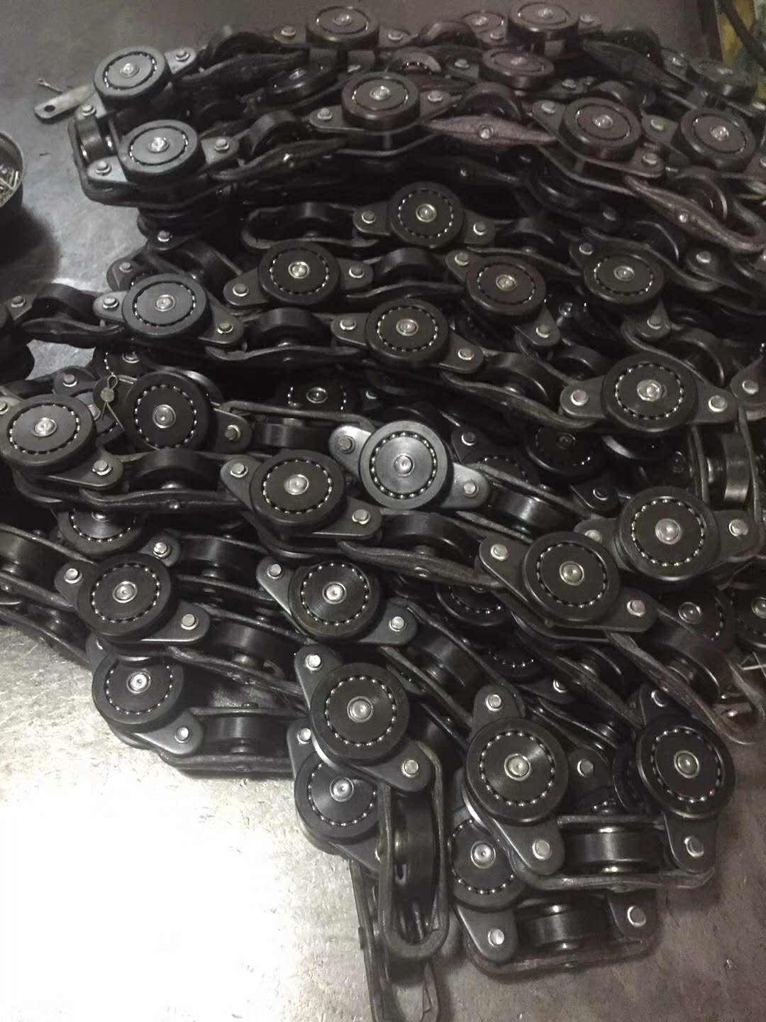 Overhead Conveyor Chain Unibilt&reg; Conveyor Chain: Engineered for Demanding Environments 