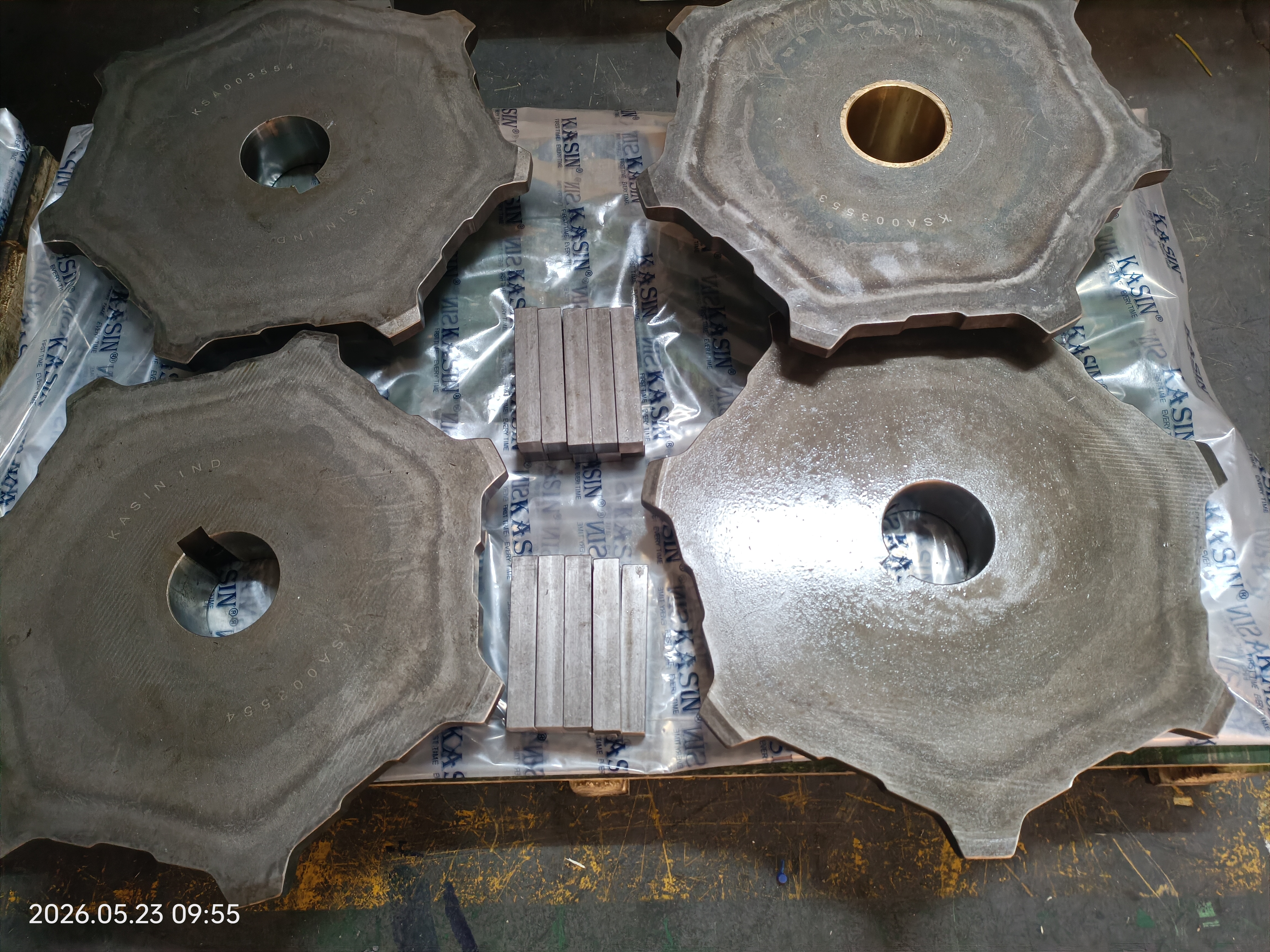 Shaft and Sprocket for Drop Forged Rivetless Chain Heavy-Duty Conveyor Drive Components