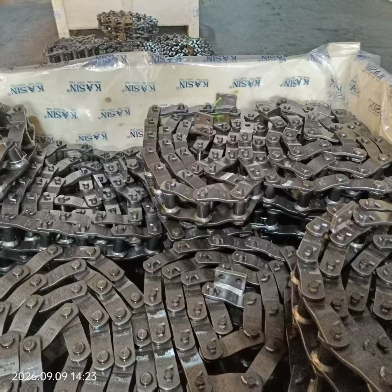 Welded Chain WH/WR Series Heavy-Duty Welded Steel Mill Chain for Demanding Conveyor Applications